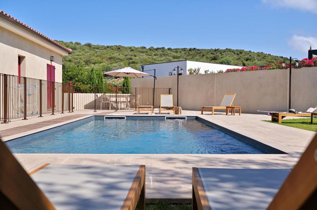 Résidence Les volets rouges - Duplex de standing avec piscine 4