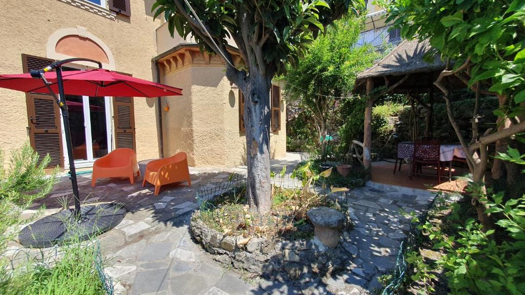 Villa indipendente con giardino 5
