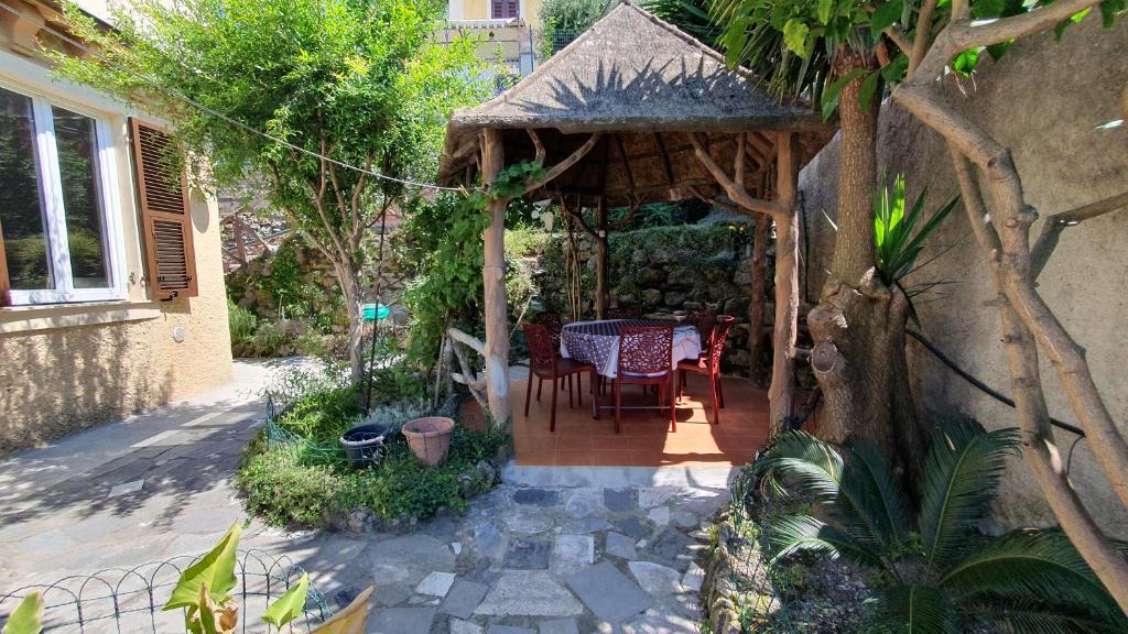 Villa indipendente con giardino 6
