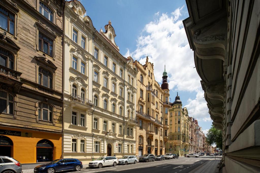 Amazing Apartment Zborovska 2