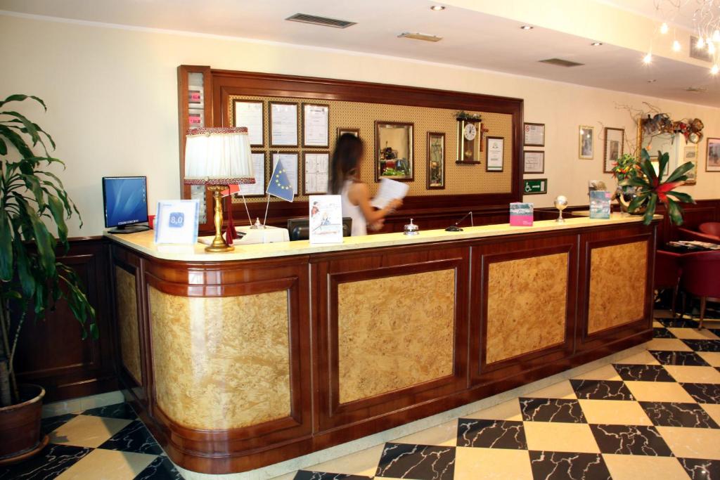 Hotel Regit Image