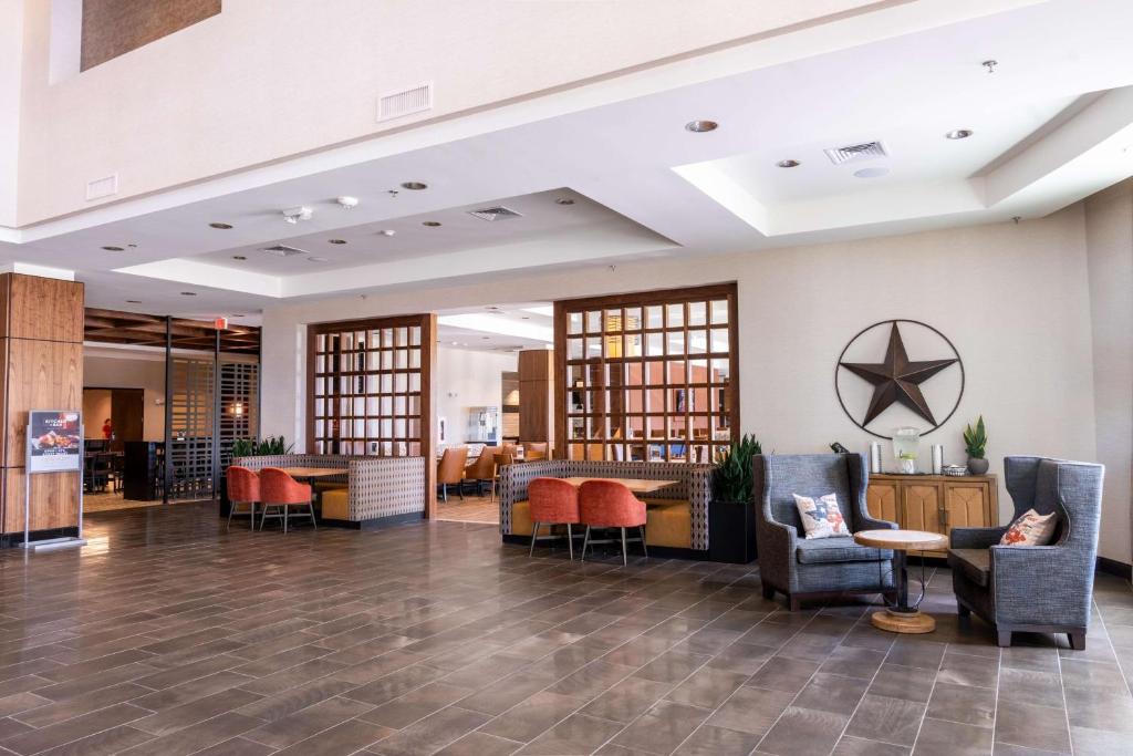 Drury Plaza Hotel Dallas Arlington Image