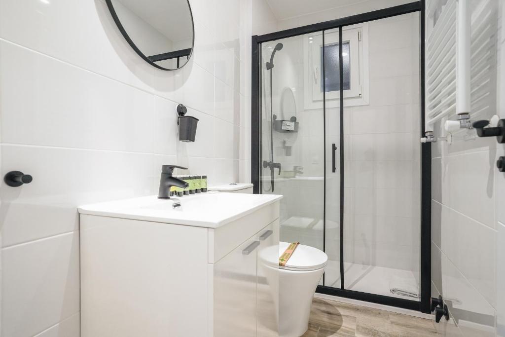 Modern and Cozy-3 Bedrooms 1 Bathroom-Delicias 3