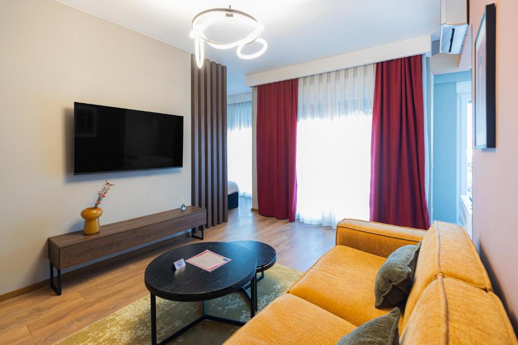 Prado Apartments 8