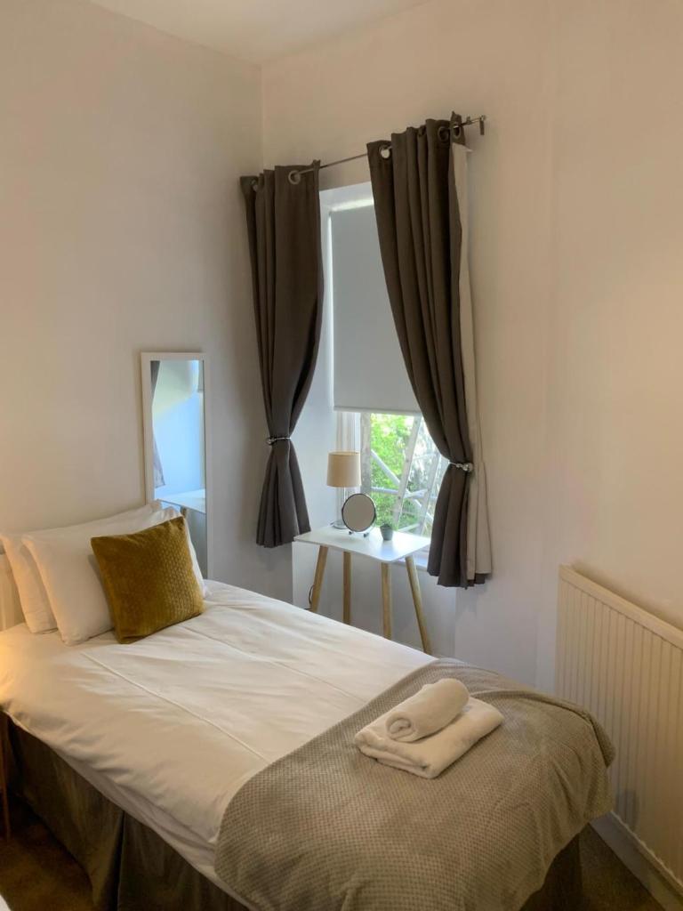 Stockbridge Two Bedroom Apartment 2