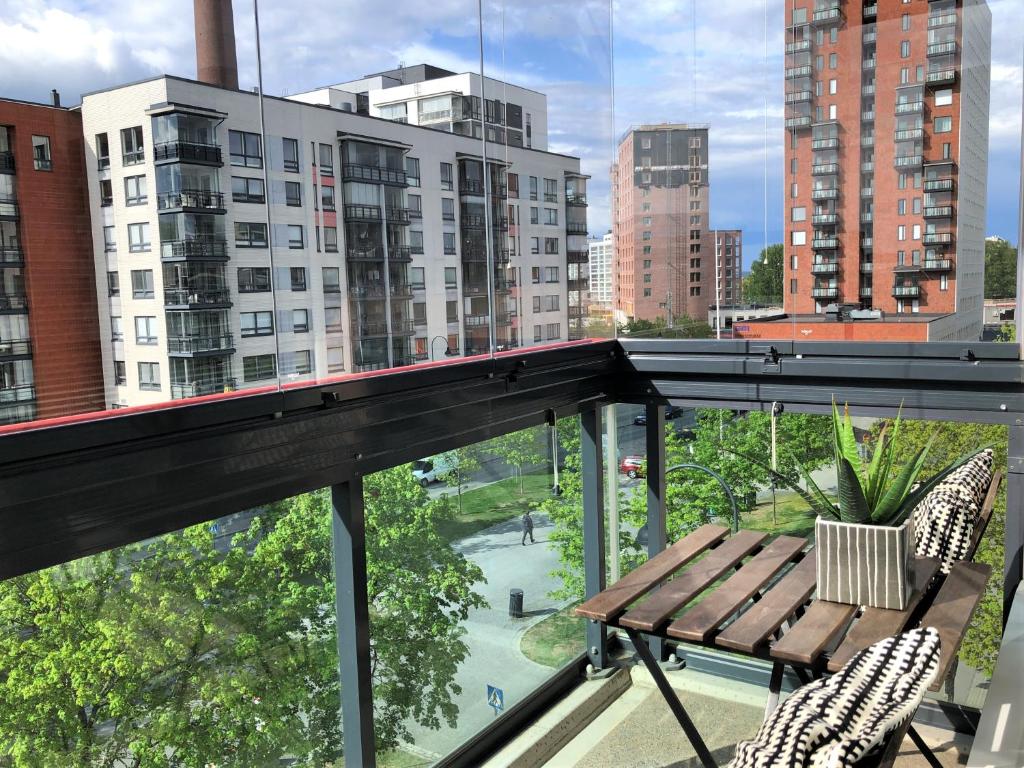 Kotimaailma Apartments - Saunallinen & parvekkeellinen kaksio - Tampellan Esplanadi 8