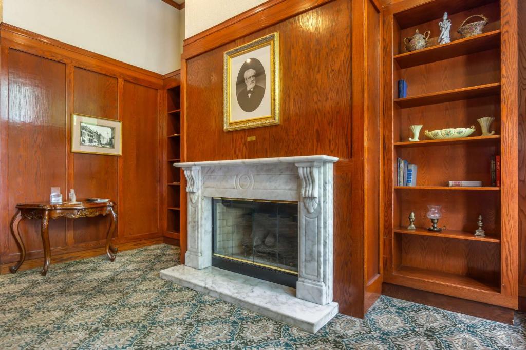 Best Western Plus Pioneer Square Hotel Downtown Image