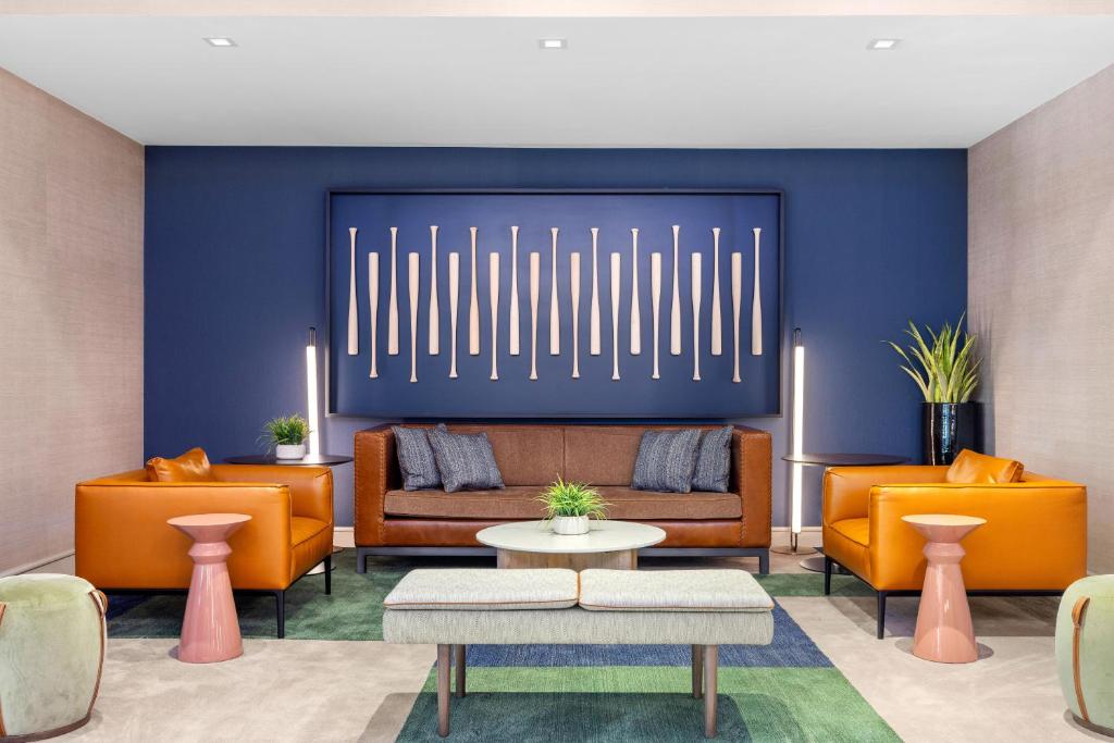 Sheraton Suites Galleria Atlanta Image