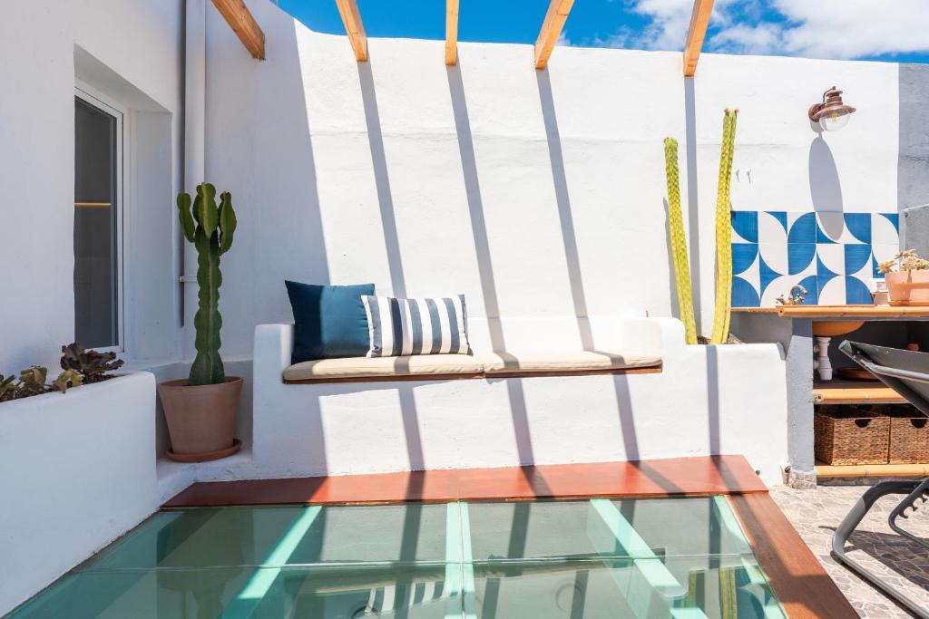 Luminous loft apartment next to the Atlantic Ocean 4