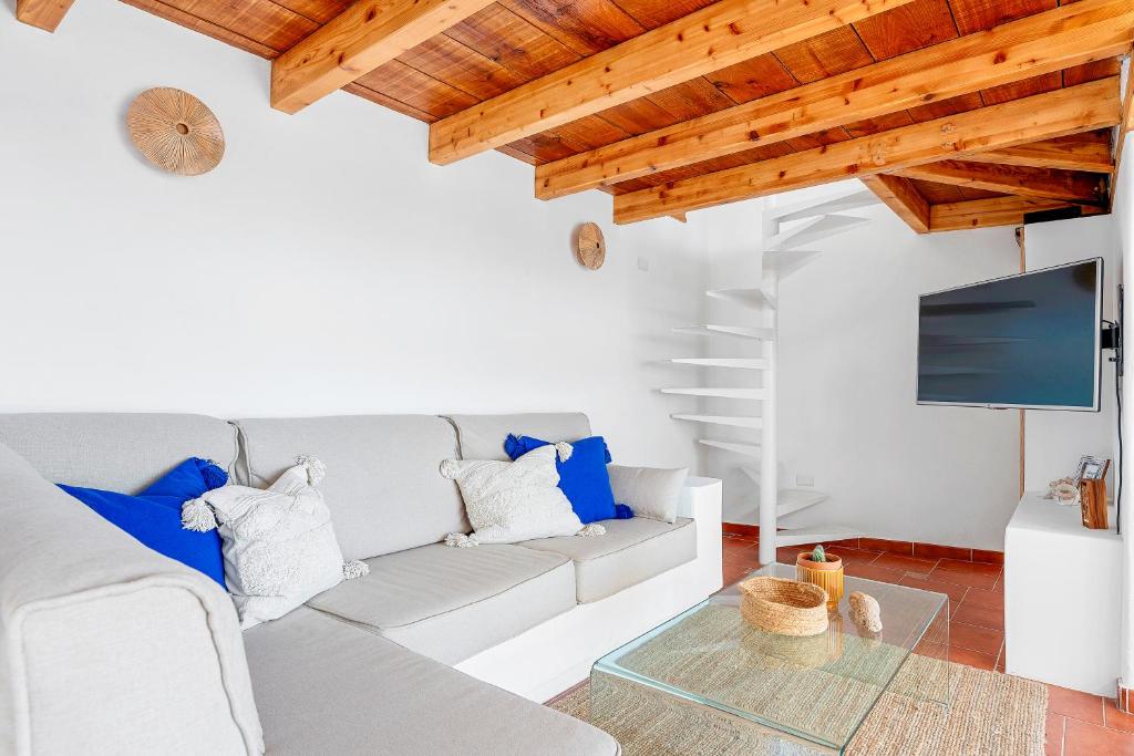 Luminous loft apartment next to the Atlantic Ocean 6