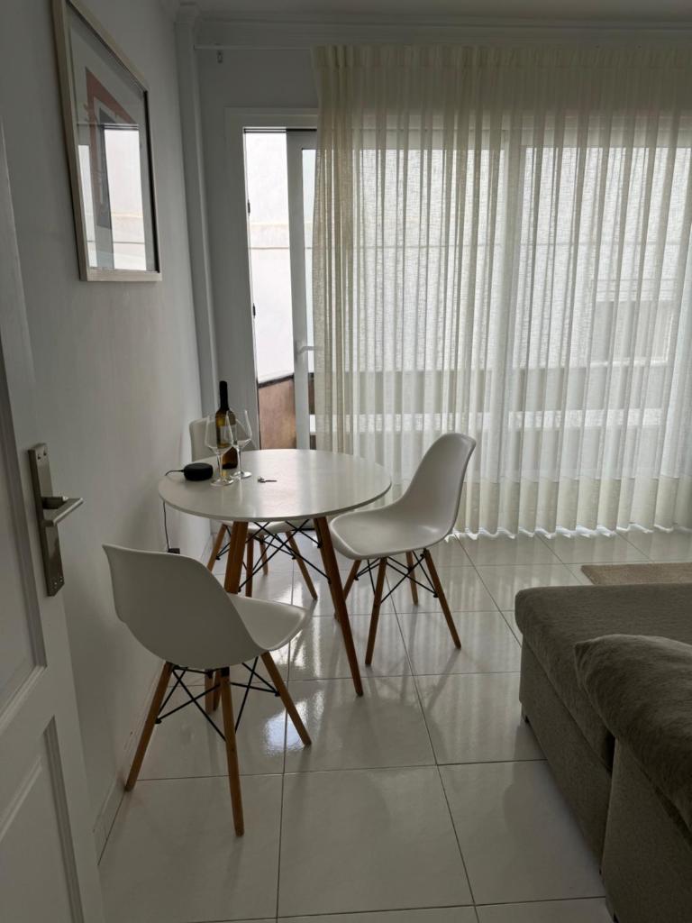 Casa con terraza en La Plazuela 8