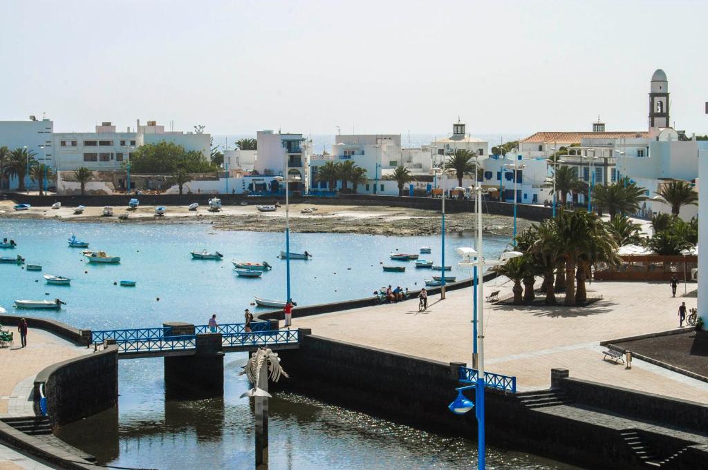 Casa con terraza en La Plazuela 6