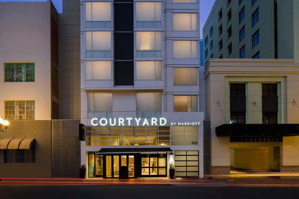 Courtyard by Marriott San Diego Gaslamp/Convention Center Image