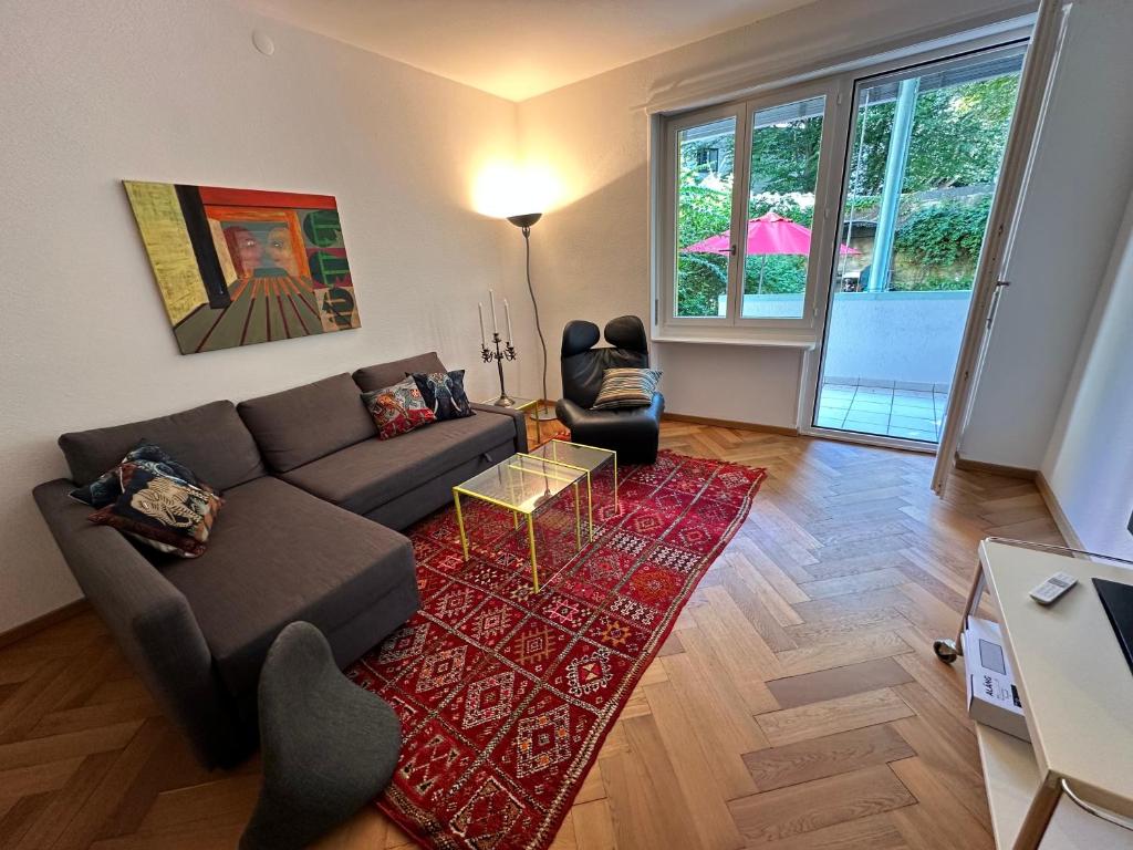 Bijoux Wohnung auf dem Basler Hügel 1