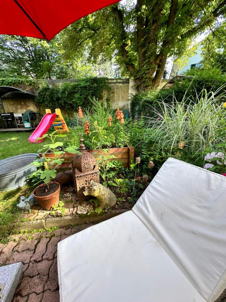 Bijoux Wohnung auf dem Basler Hügel 6