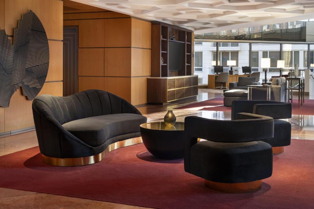 Residence Inn by Marriott Chicago Downtown Magnificent Mile Image