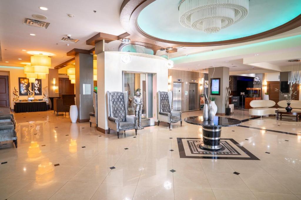 Holiday Inn Orlando East-UCF Area, an IHG Hotel Image