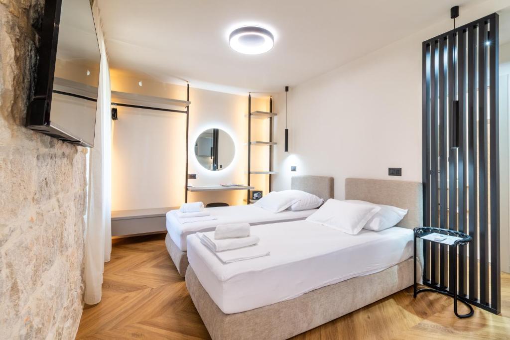 Apartment Centre In Stone House 2