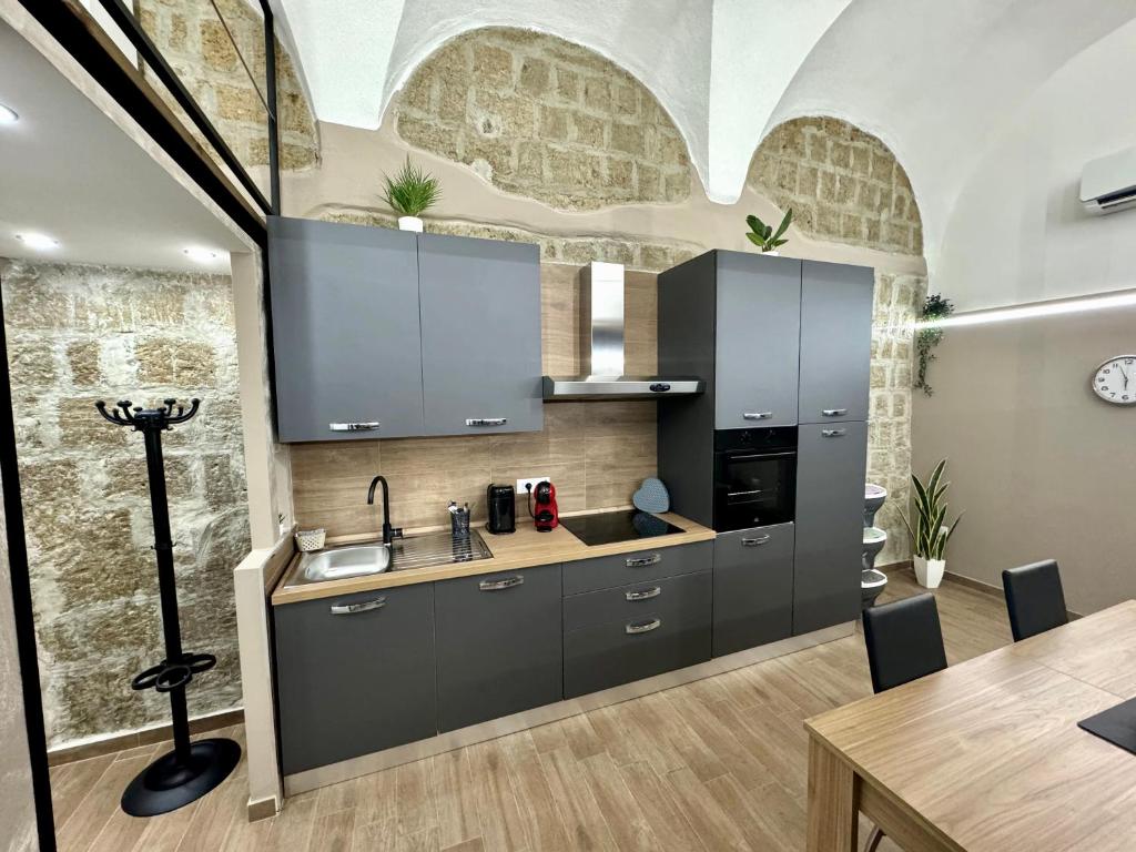 House Antoine 4