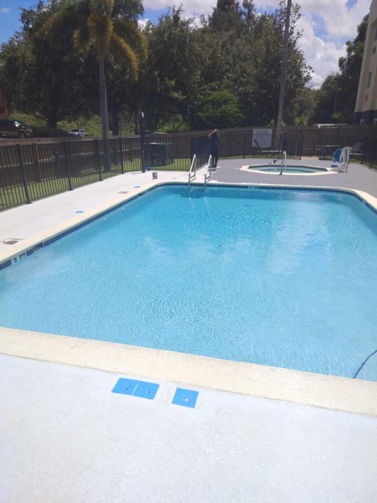 Fairfield Inn and Suites by Marriott Tampa North Image