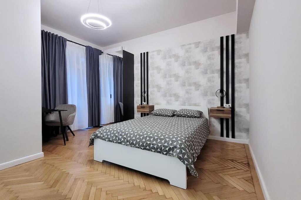 Comfort Corner - 1A 2