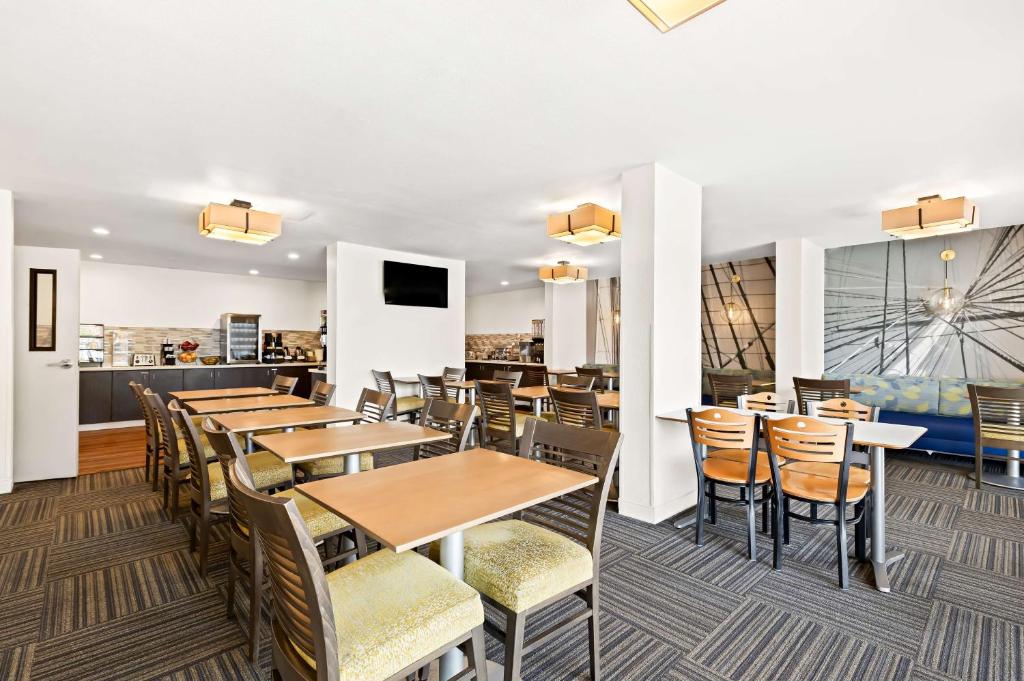 Best Western Yacht Harbor Hotel Image