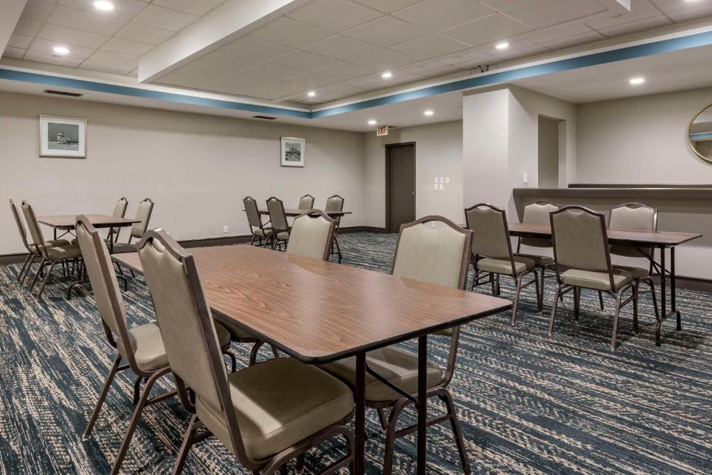 Comfort Inn & Suites Downtown Brickell-Port of Miami Image