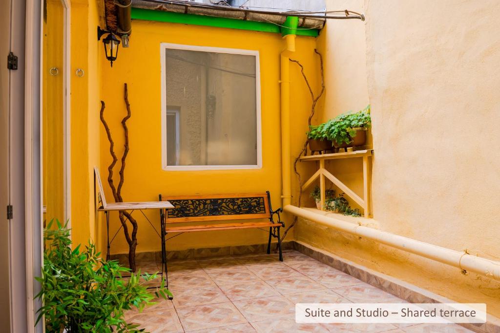 Super Central Stylish Suite & Studio with Shared Terrace by Flat Mаnager 5