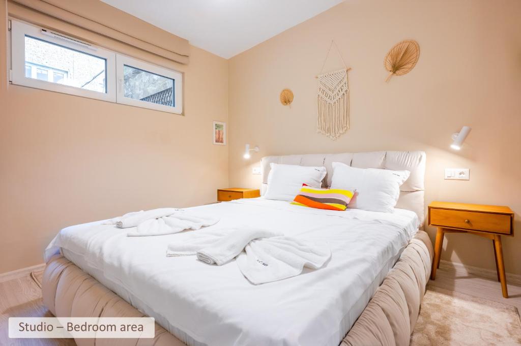 Super Central Stylish Suite & Studio with Shared Terrace by Flat Mаnager 3