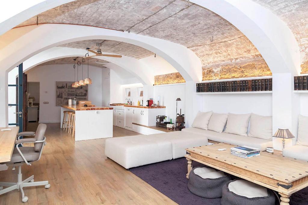 A historic XVI century beach home near Barcelona 5