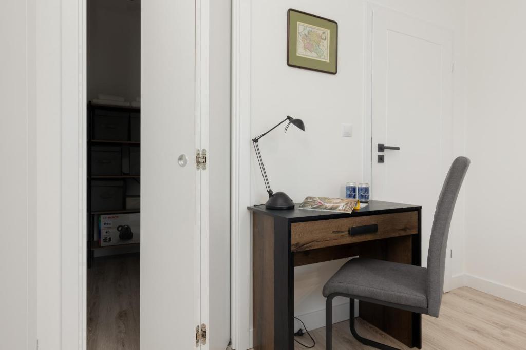 Spacious Apartment with Parking Warsaw Ursus by Renters Prestige 6