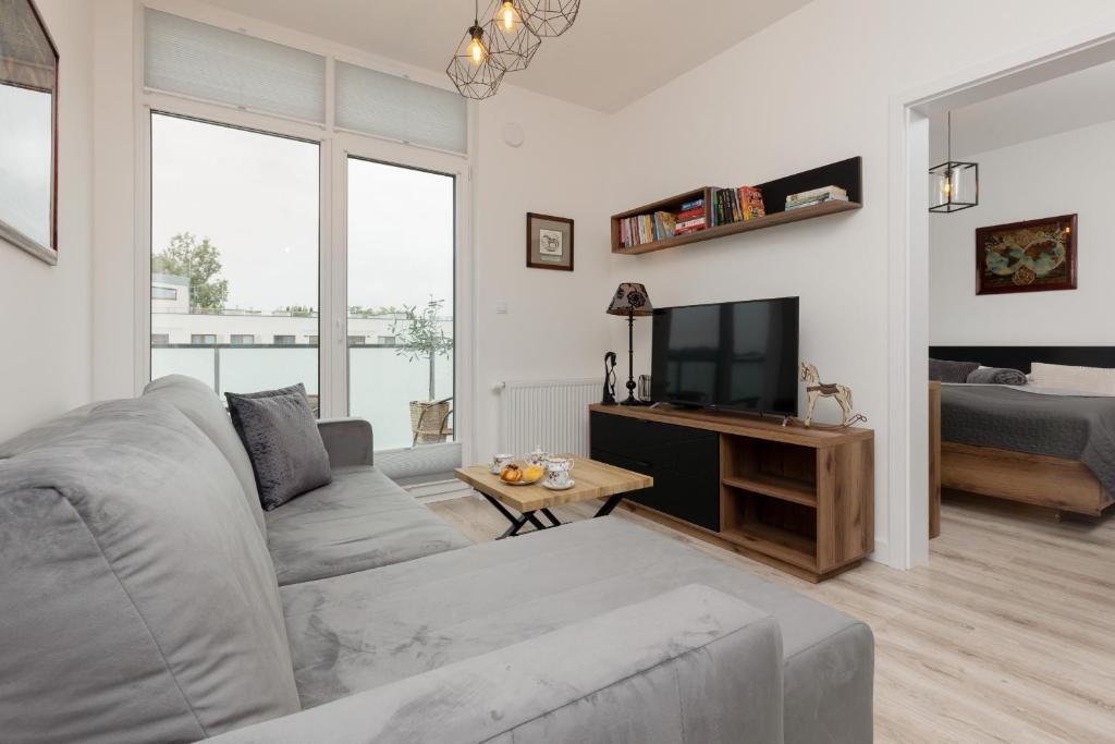 Spacious Apartment with Parking Warsaw Ursus by Renters Prestige 2