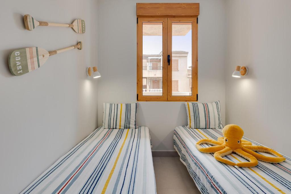 Under the Spanish Sun - House on the beach 6