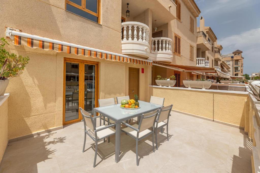 Under the Spanish Sun - House on the beach 5