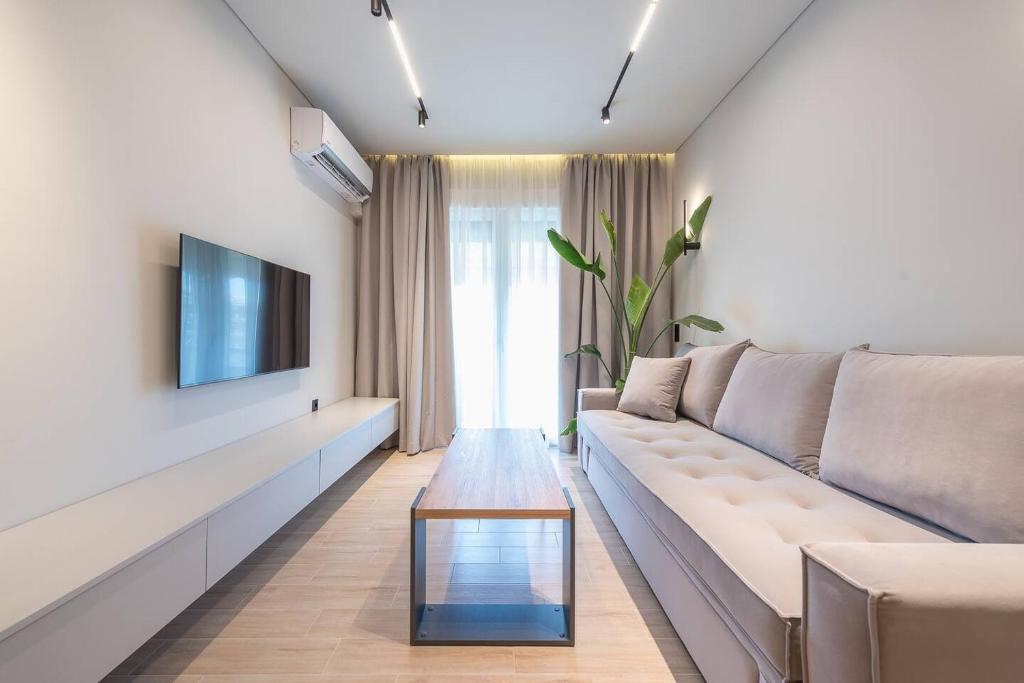 Stylish And Cozy Home 1