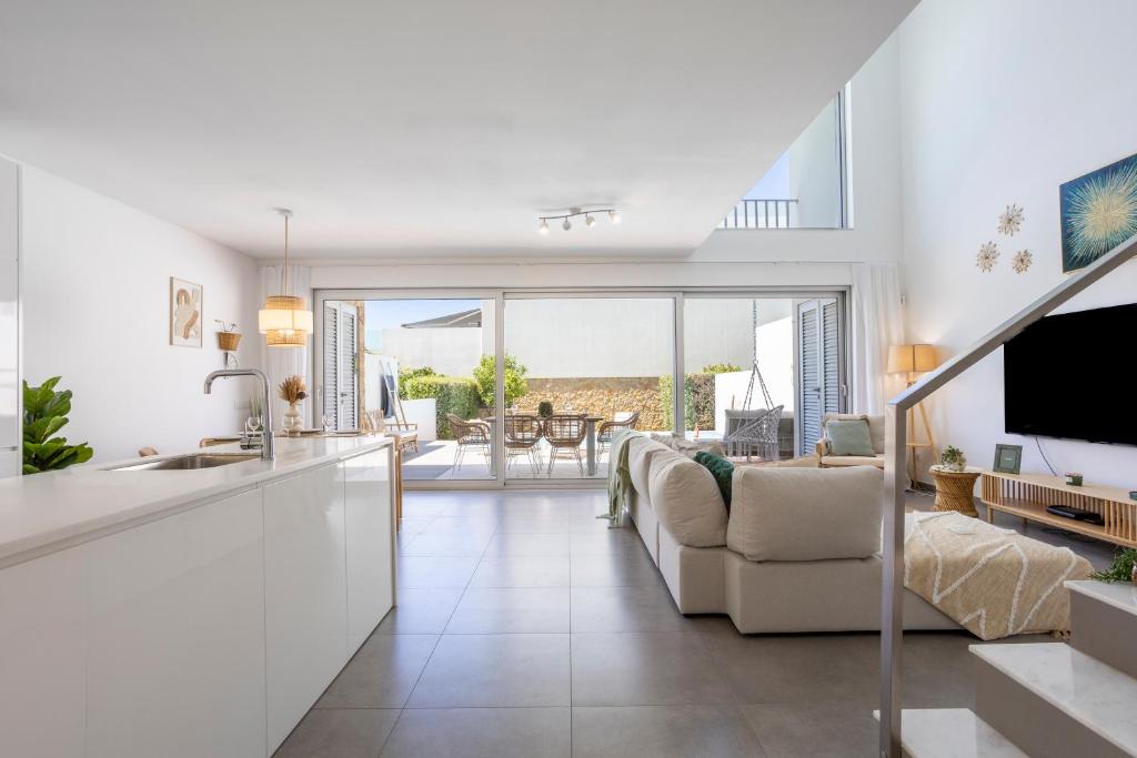 Stylish 3-Bedroom Villa Haven with a Private Pool 6