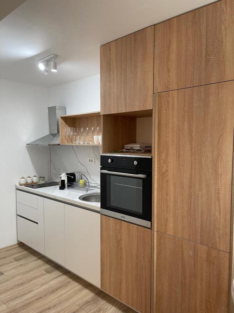 Ruby Modern Central Apartment 4