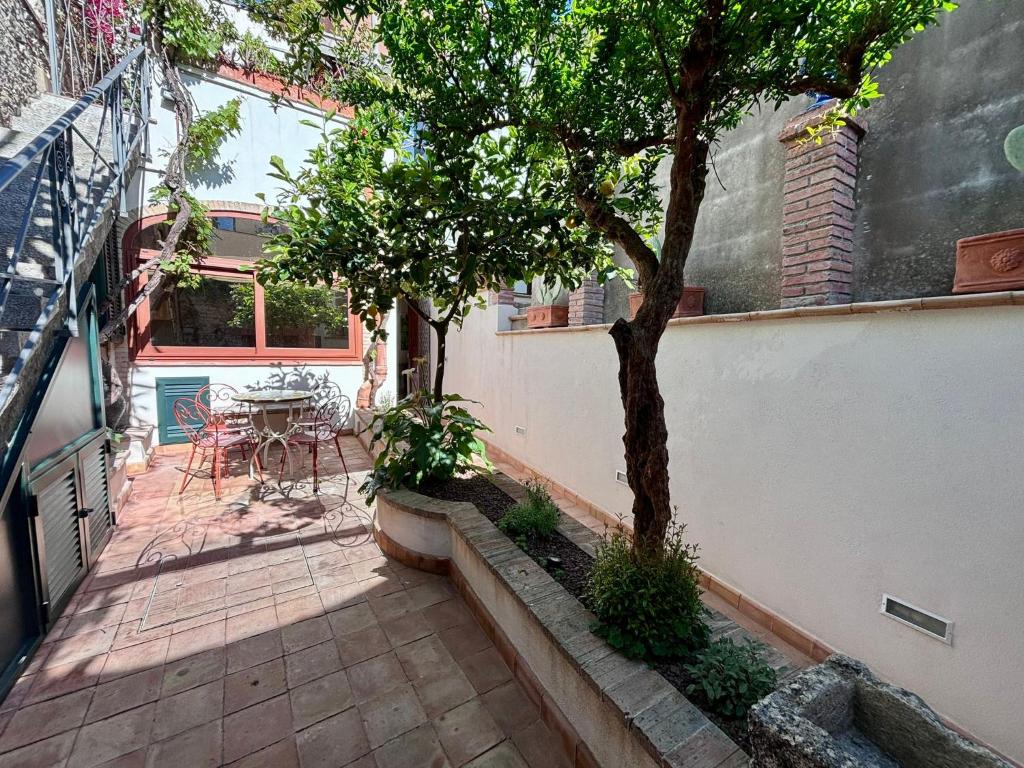 Casa di Regina - City Center, Completely Renovated, Historical 8