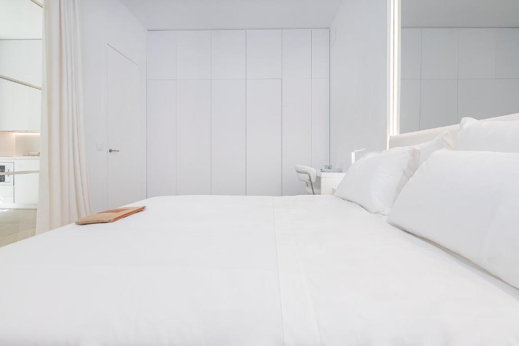 BHost - Lumière Suites 2