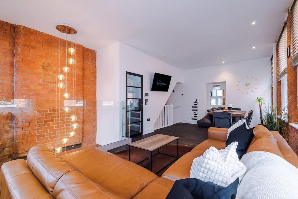 Incredible 3Bed Townhouse, Rooftop Patio, Sleeps 6 2