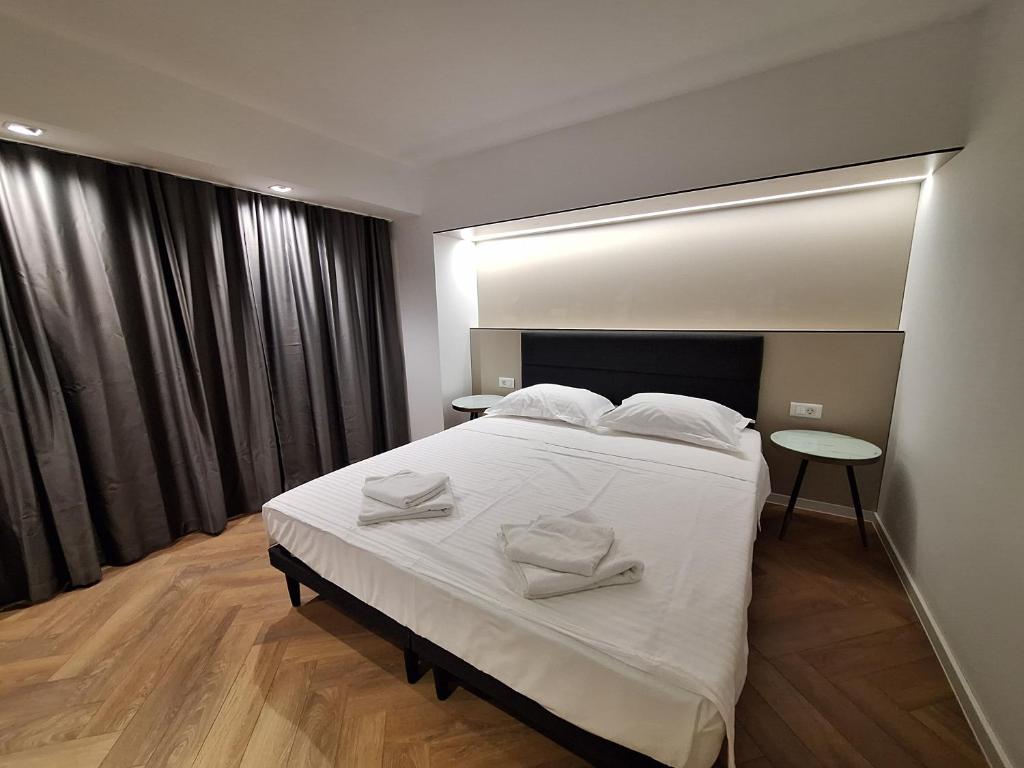 Executive Suites by Modern Living 8