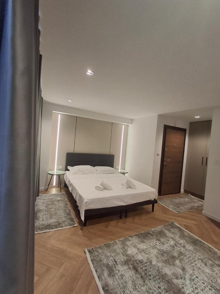 Executive Suites by Modern Living 4