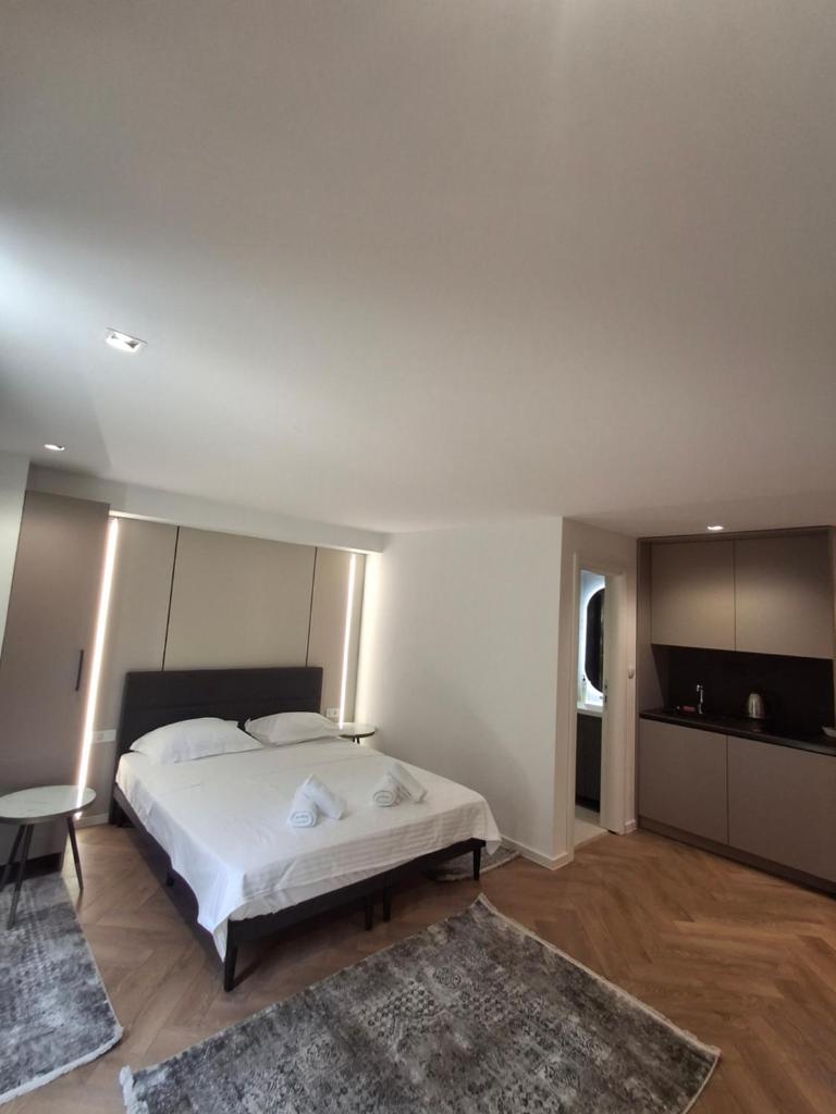 Executive Suites by Modern Living 6