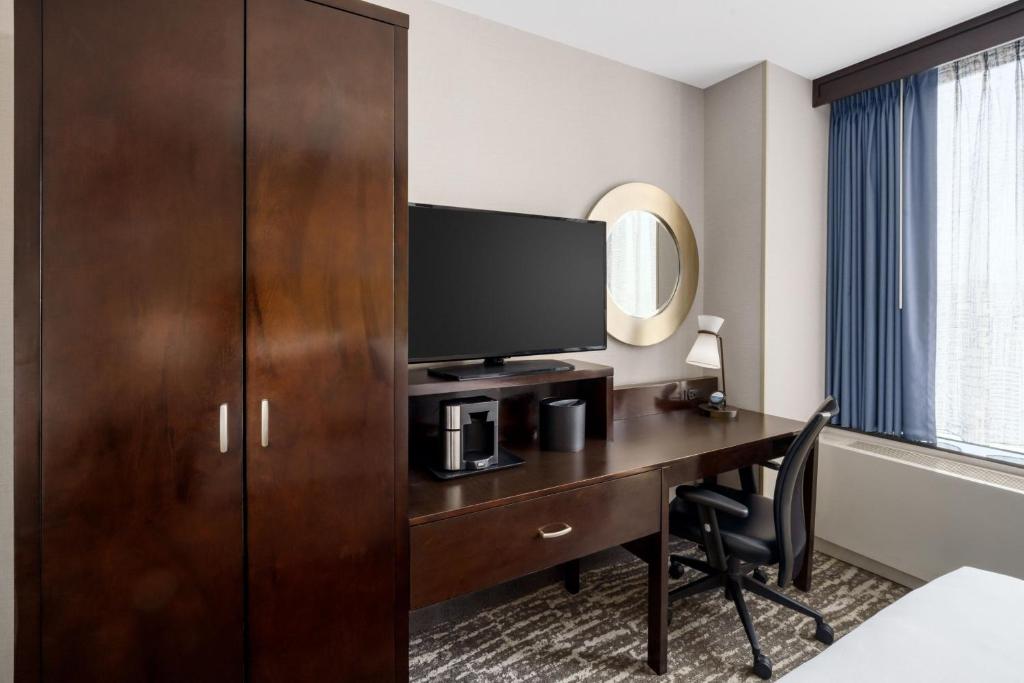 Fairfield Inn & Suites by Marriott New York Midtown Manhattan/Penn Station Image