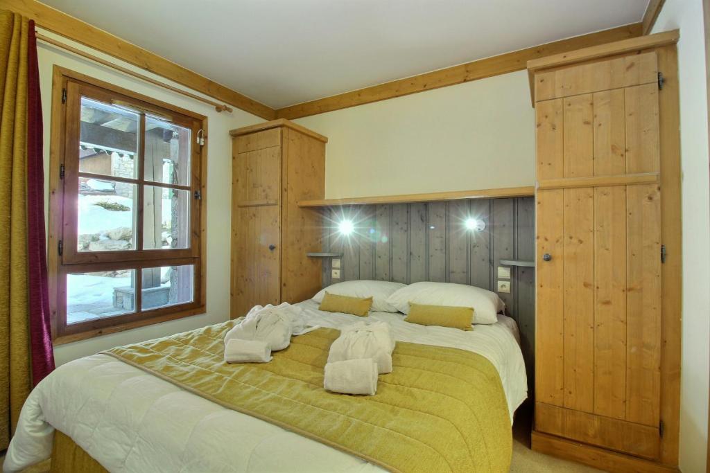 Photo de la galerie de l'établissement ARC 1950, Appartement 2 chambres 6 personnes, Terrasse 23m2, Sauna Hammam Jacuzzi Piscine, à Arc 1950