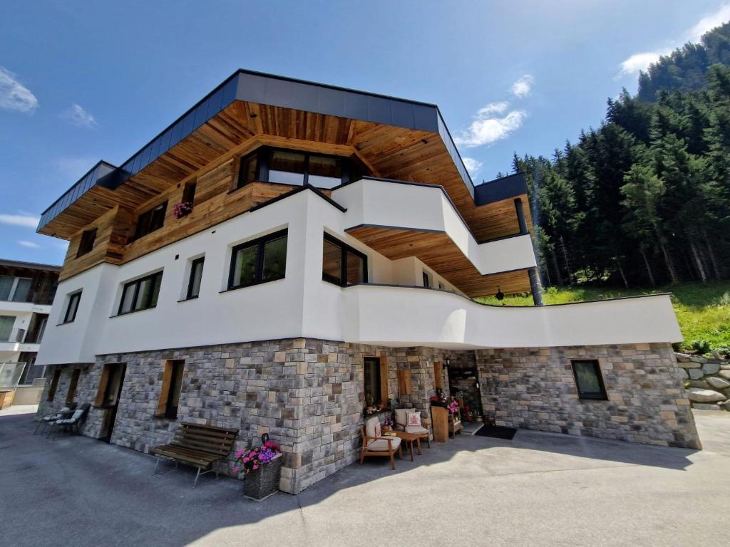 Chasa Patria Apartments 6
