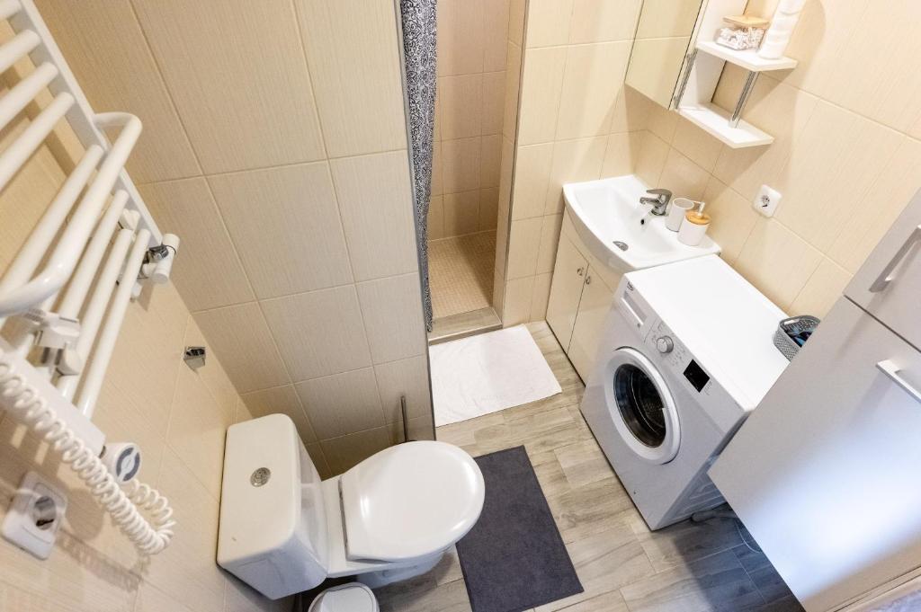 Park's Edge apartment 8