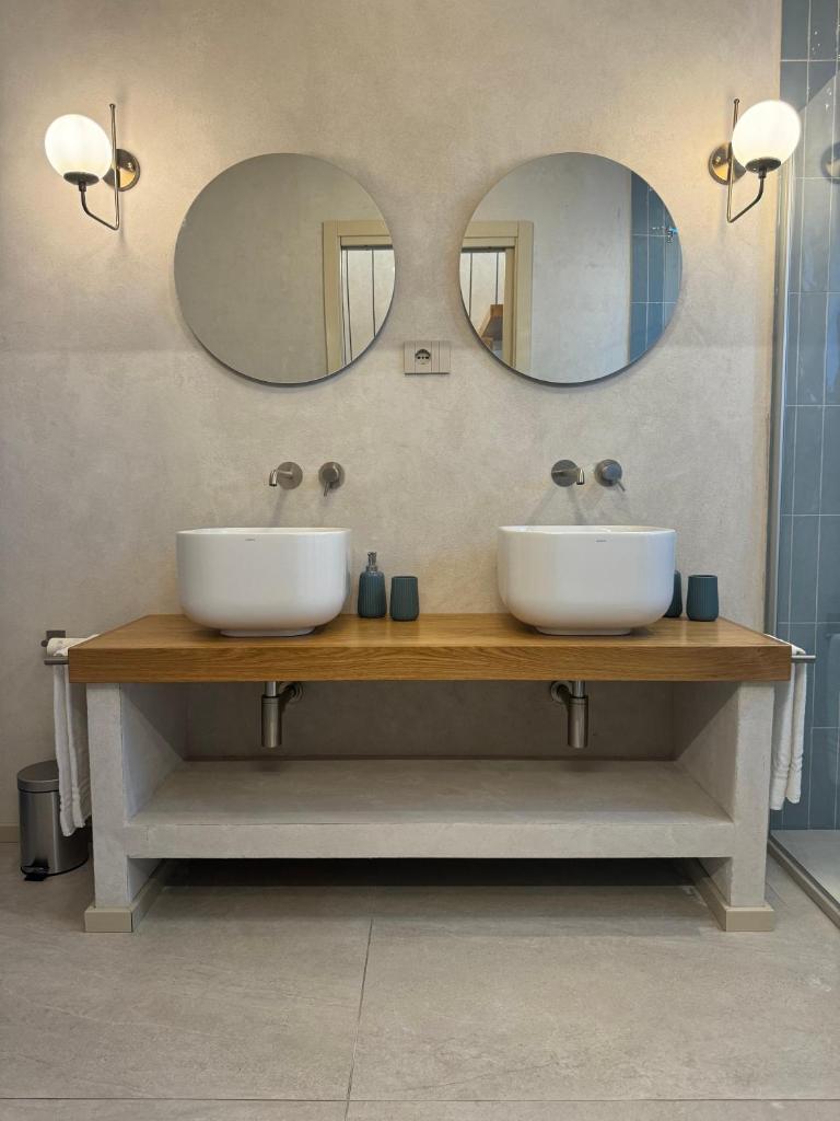 Tuvo Houses 7