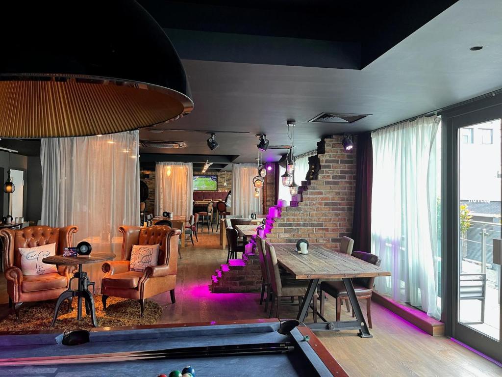 B&B HOTEL Birmingham Centre Image