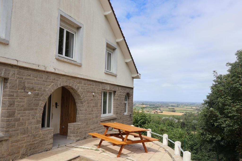 Gîte cosy en haut du Mont Cassel avec vue panoramique pour 6 pers 1